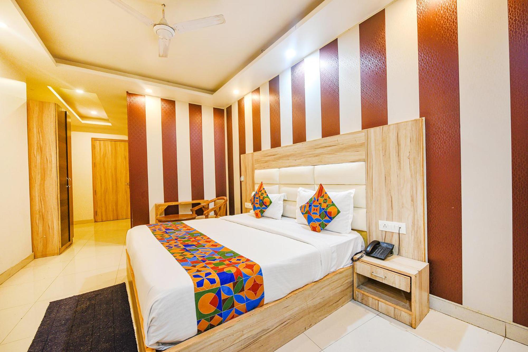 Fabhotel Aman Inn Near Igi Airport Нью-Дели Экстерьер фото