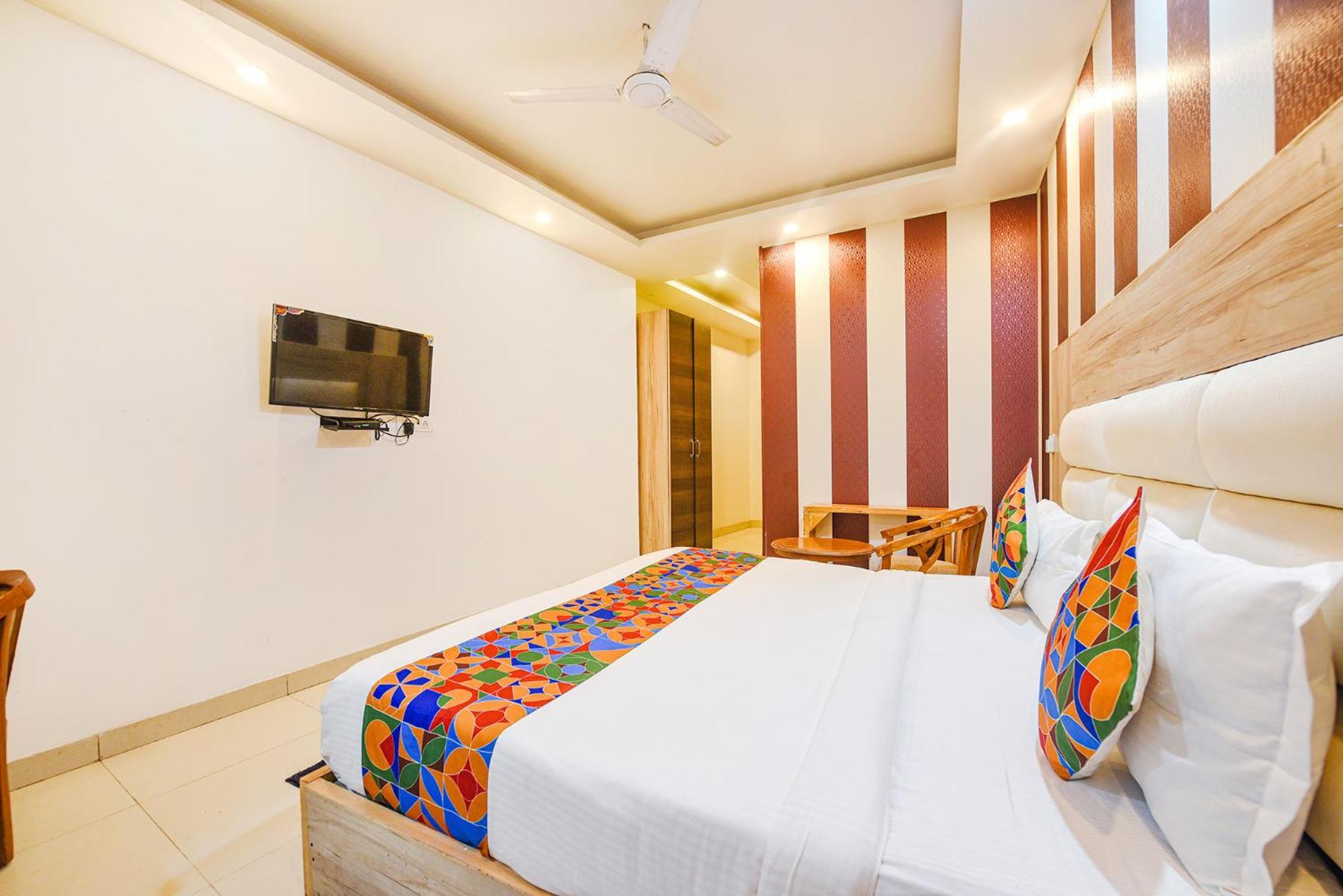 Fabhotel Aman Inn Near Igi Airport Нью-Дели Экстерьер фото